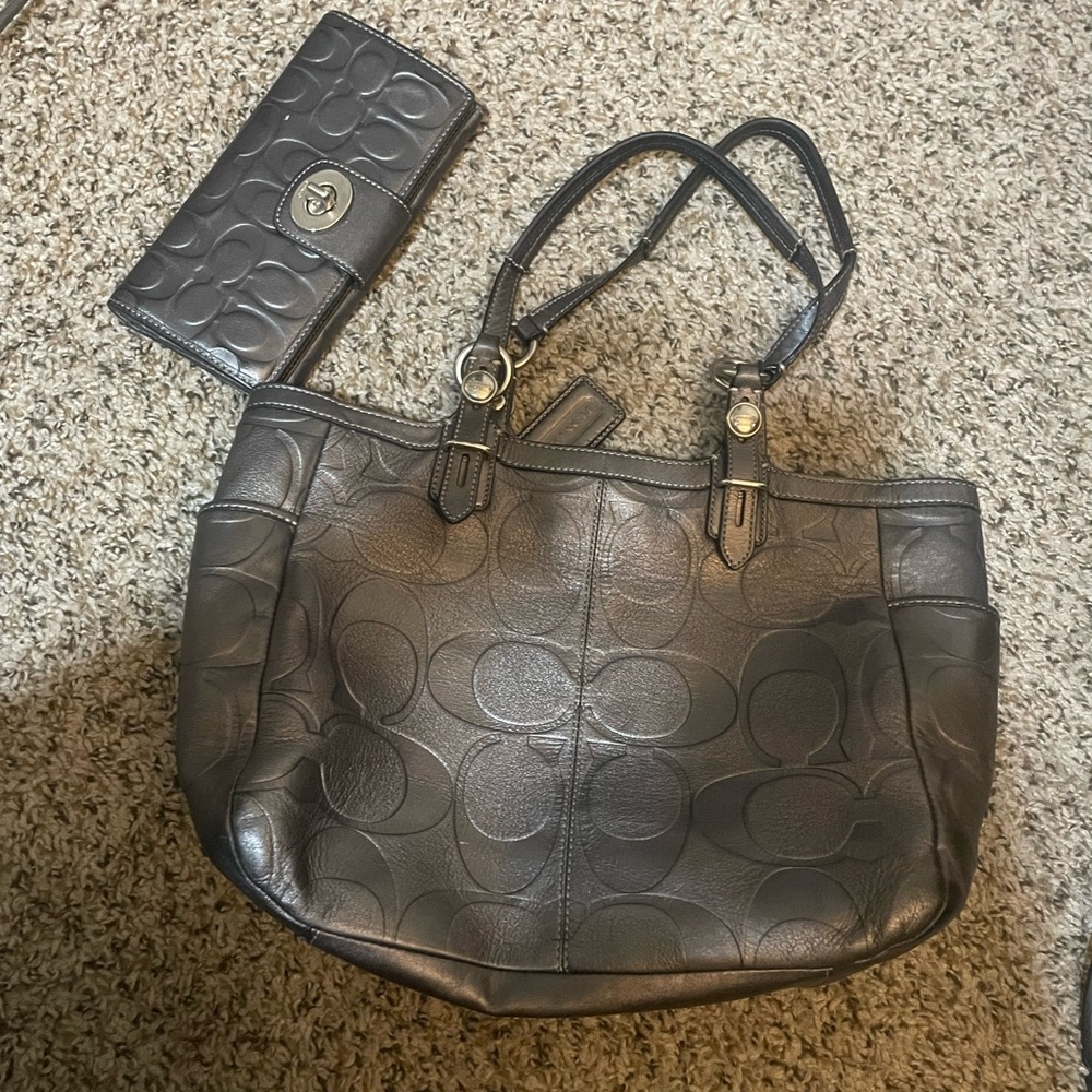 Authentic coach purse and wallet